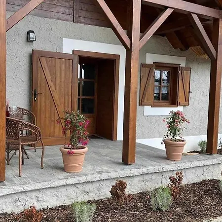 Ferienhaus Thatched Dörgicse