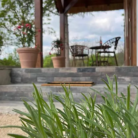 Thatched Ferienhaus *