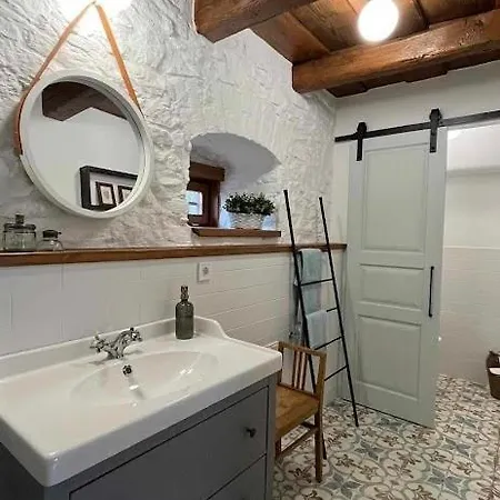 Holiday home Thatched Dorgicse