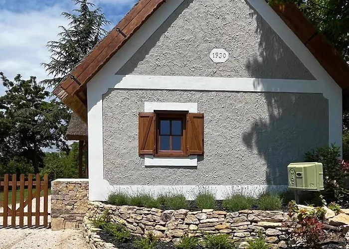 度假居 Thatched *