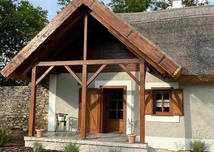 度假居 Thatched Dörgicse